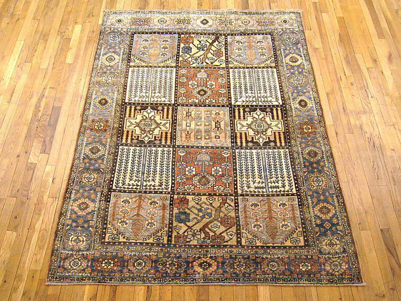 Antique Persian Baktiari Rug 6'10" H x 5'0" W - 2