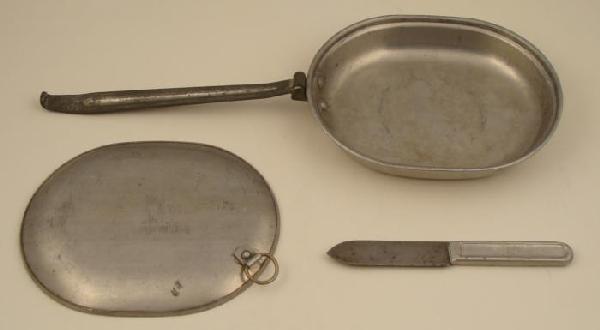 WWI US DOUGHBOY 1918 MESS KIT WITH KNIFE. OWNER NAMED: NICE WWI 1918 METAL EATING FIELD MESS KIT FOR A US DOUGHBOY. STAMPED WITH DOUGHBOY'S NAME IN 2 PLACES "C. B. OWEN". KIT DATED 1918. IT IS STANDARD SIZE. COMES WITH KNIFE BY LF&C DATED 1917.