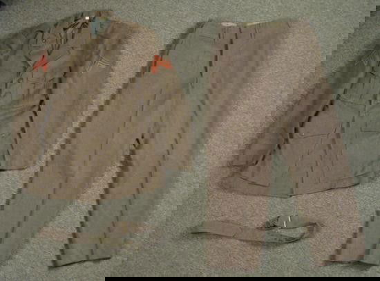 US Marines Uniform Coat Jacket Pants Korean War Sz 40 S: This is a uniform coat and pants from a U.S. Marine who served during the Korean War. The condition of both is very good to excellent, with no mothing or stains. The coat is a size 40 Short. There is