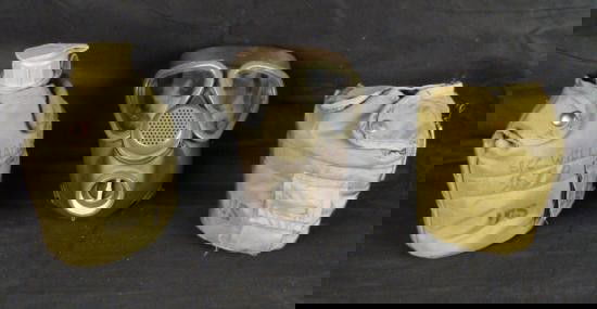 US MILITARY 3 PIECES-VIETNAM: GASMASK CANTEEN POUCH: OFFERED HERE IS A 3 PIECE, VIETNAM MILITARY LOT. THE FIRST ITEM IS A CANTEEN AND POUCH (MAY BE FROM POST-VIETNAM). WRITTEN ON THE FRONT IS SFC WILLIAMS 6719. THE NEXT ITEM IS A CANTEEN POUCH