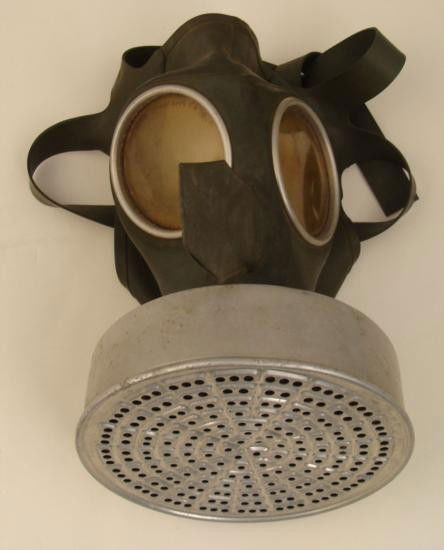HARD TO FIND NAZI ISSUED 1938 CIVILIAN GASMASK-EAGLE/SW: THIS RARE GASMASK WAS NAZI ISSUED TO NON-MILITARY, AND IT DATES FROM 1938. IT HAS A LARGE 5 INCH DIAMETER STEEL CANNISTER WITH MANY MARKINGS, INCLUDING EAGLE & SWASTIKA & RL1-38/4 (DATE. LENSE