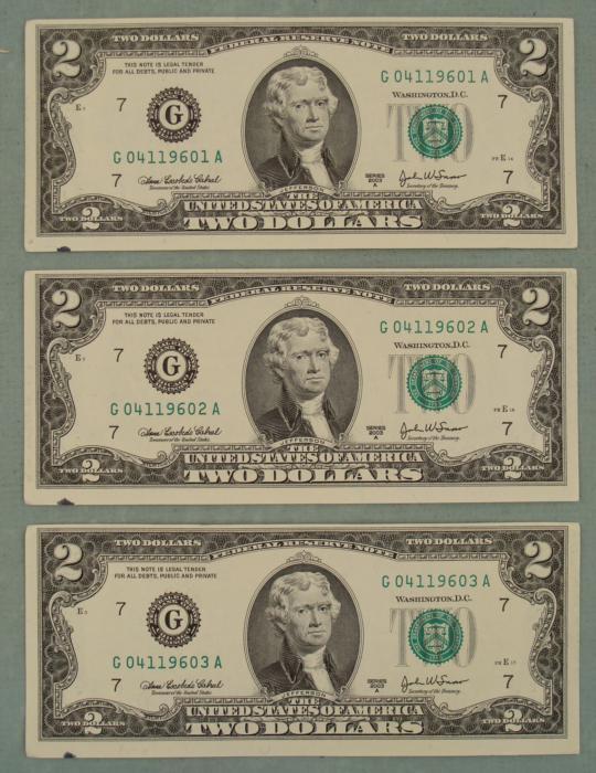3 Consec # 2003 A $2 Bills G Mint Chicago Ink Marks: (3) 2003 $2 Notes, all with Consecutive serial numbers Mint mark: G (Chicago) Details: With Press ink marks