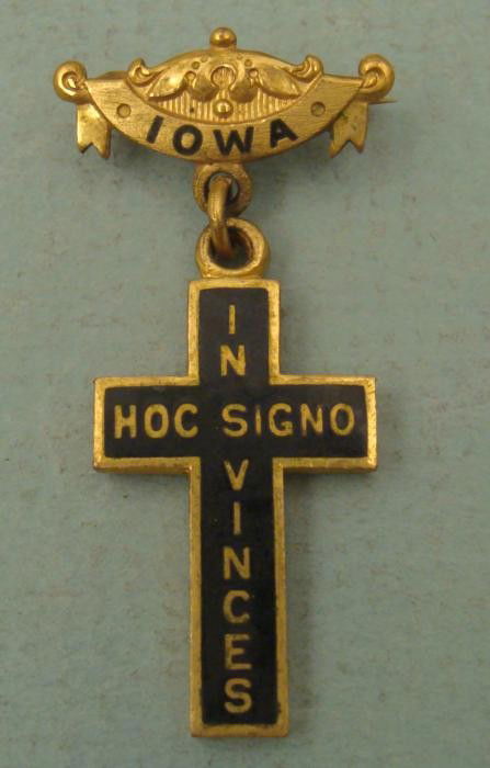 1913 KNIGHTS TEMPLAR MEMBERSHIP BADGE -IOWA CHAPTER: 1913 KNIGHTS TEMPLAR MEMBERSHIP BADGE-IOWA CHAPTER-DENVER CONCLAVE-ORIGINALNICE ORIGINAL KNIGHTS TEMPLAR-CROSS & BADGE ALMOST 100 YEARS OLD-GILT & ENAMEL. CROSS IS 5/8" X 1".