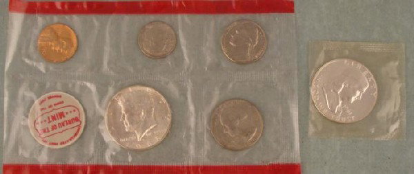 6 GEM UNC Coins Mint Set Sealed 1968D + 1961 Half: Mint sealed set of 1968-D coins: penny, nickel, dime, quarter, Kennedy half dollar, + 1961 Franklin half Condition: GEM Uncirculated