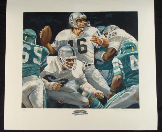 Merv Corning S/N Print Raiders Jim Plunkett Super Bowl: This is a print by artist Merv Corning depicting a pivotal moment in Super Bowl XV. This print shows Jim Plunkett about to launch the football down field. Artist: Merv Corning Title: "Super Bowl XV (J
