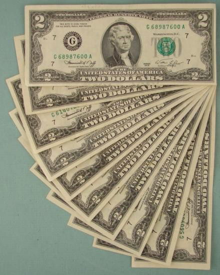 (10) 1976 $2 Notes Two Dollar Chicago Bills: (10) 1976 $2 Notes Mint mark: G (Chicago)All nice bills, no rips tears or holes*Item pictured may be different from those you will receive