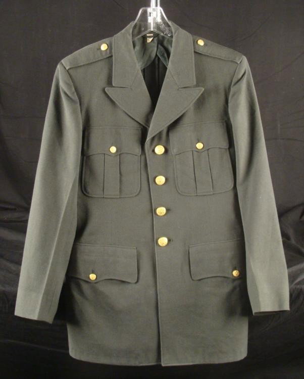 Korean War Army Enlisted Mans Uniform Tunic: This is a fine Korean War era US Army Enlisted Man's tunic. Patches: One at right shoulder Size: 38 R, marked on the collar tag Spec tag: Uniform, Man's, Wool Serge, Army Green 44 Condition: very good