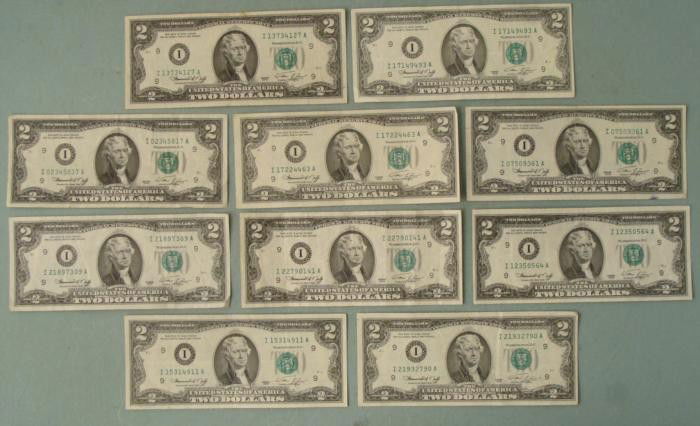 (10) 1976 $2 Notes Bills I Mint Mark Minneapolis- Nice: 10 circulated 1976 $2 Two Dollar Notes * Mint mark: I (Minneapolis) Details: Nice bills- no holes, tears, or rips The bills you receive may be different from those shown