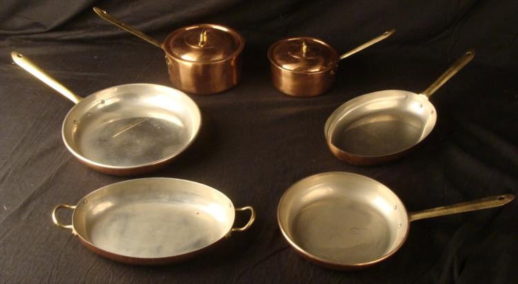 Copper Cooking 6 Piece Set Pots Pans Portugal: Copper Cooking 6 Piece Set Pots Pans Portugal * Made in Portugal 8 piece set Very good condition 2 lids Biggest pan has a 10 1/2" diameter Smallest pan has a 8" diameter * *