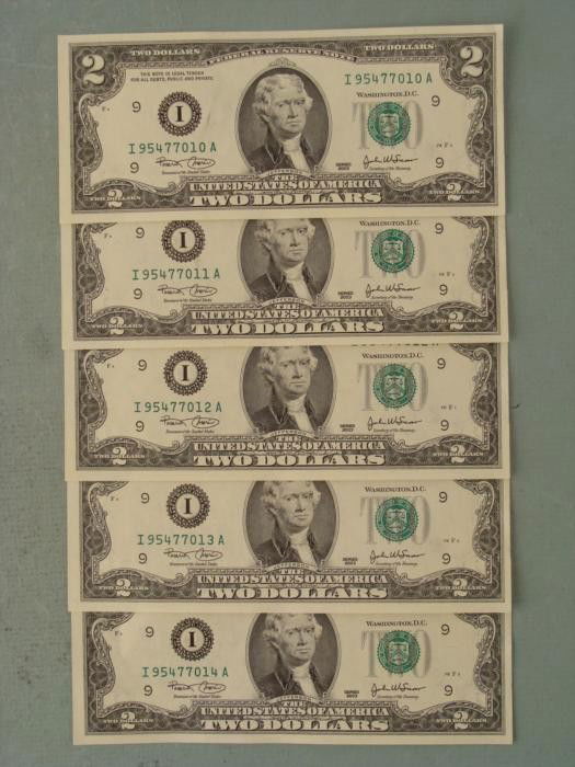 5 Consec # 2003 $2 Notes I Mint Minneapolis Bills CU: (5) 2003 $2 Notes, all with consecutive serial numbers * Mint mark: I (Minneapolis) Grade: Crisp UncirculatedBills you receive may be different from those shown