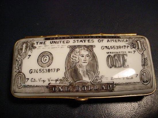 Authentic hand-painted porcelain Limoges box Dollar bil: Authentic hand-painted Limoges box signed by artist from a famous studio! This box was created by an artist, graduate of one of the most prestigious French Fine Porcelain schools. Here is a SUPERB