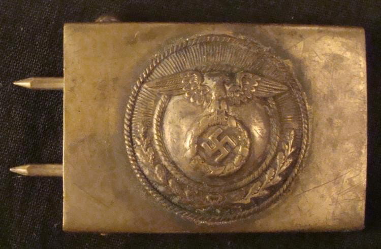ORIGINAL HJ-HITLER JUGEND BUCKLE 1930-33-EAGLE SWASTIKA: ORIGINAL HJ-HITLER JUGEND BUCKLE WORN 1930-33-EAGLE SWASTIKA RONDELL-BRASS * RARE ORIGINAL HJ/HITLER YOUTH MEMBER VERY EARLY BELT BUCKLE WORN FROM 1930-1933. MAKER MARKED IN BACK. APPEARS TO BE "LF" W