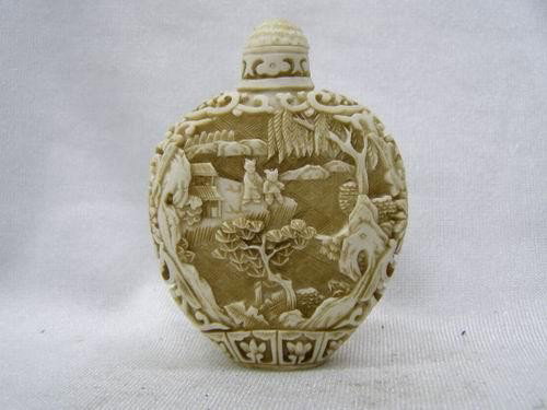 MWF1543 Beautifully detailed Handcarved CHINESE OX BONE: MWF1543 Beautifully detailed Handcarved CHINESE OX BONE SNUFF BOTTLE