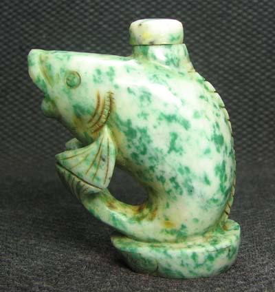 MWF1108 Traditional Jade Fish Design Design Snuff Bottl: MWF1108 Traditional Jade Fish Design Design Snuff Bottle