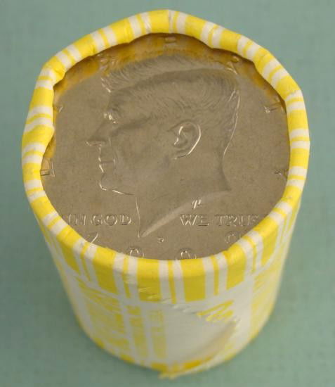 1992 P Bank Roll Kennedy Halves Half Dollars Coins UNC: 1992-P Original Bank Wrapped Roll of Kennedy Halves, 20 coins total * Condition: Uncirculated * * Actuall roll may look slightly different from the one pictured