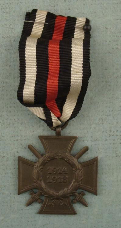 WWI GERMAN HINDENBURG CROSS WITH RIBBON ORIGINAL: THIS IS AN ORIGINAL WWI GERMAN HINDENBURG CROSS WITH RIBBON, MAKER MARKED. * THE MAKER'S MARK "G1" IS ON THE REVERSE. THE MALTESE IS CROSSED WITH SWORDS. THE DATES 1914