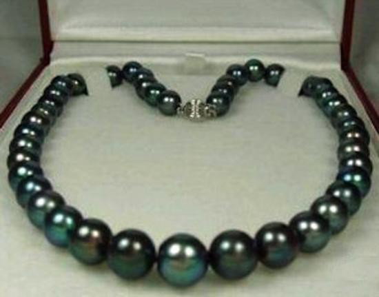 Lovely 9-10MM TAHITIAN BLACK PEARL NECKLACE measures 18: Lovely 9-10MM TAHITIAN BLACK PEARL NECKLACE measures 18in