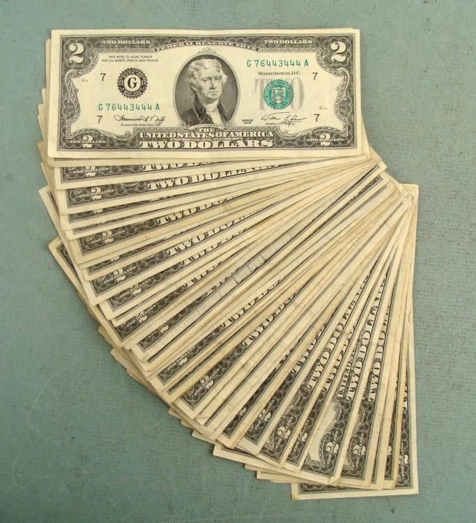 45 $2 Two Dollar Notes 1976 G Mint Chicago Nice Bills: (45) 1976 $2 Two Dollar Bills * Mint Mark: G (Chicago) Condition: There are no rips, tears, or holes- All nice bills