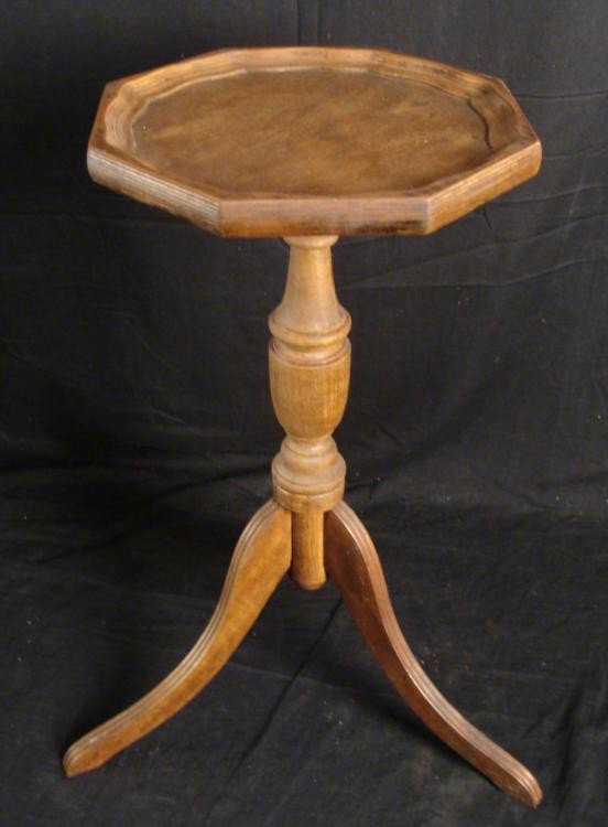 Wooden Pedestal Plant Stand Table 3 Legs Octagonal Top: This is a wooden pedestal table that will make a nice plant stand, or display stand. * Condition: Very good; some scratches near the center pedestalOctagonal shaped topSize: 11 1/2" x 23 1/2" tall&nbs