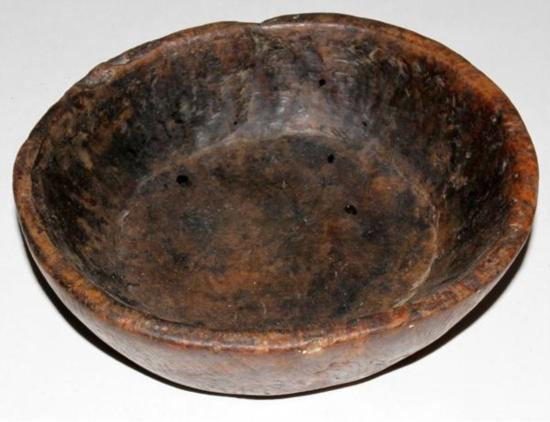 Extremely rare Amish mid 18th century DUTCH bowl: Extremely rare Amish mid 18th century DUTCH bowl L 8" X 7":H 2 1/2"