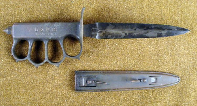 RARE 100% ORIGINAL WWI 1918 LF&C "KNUCKLE DUSTER" KNIFE: RARE 100% ORIGINAL WWI 1918 LF&C "KNUCKLE DUSTER" TRENCH FIGHTING KNIFE * RARELY SEEN OR FOR SALE, AN ORIGINAL WWI U.S. 1918 KNUCKLE DUSTER TRENCH WARFARE FIGHTING KNIFE. HAS PYRAMID SKULL CRUSHER