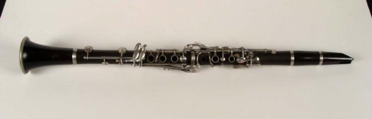 The Pedler Co Vintage Normandy Clarinet 1930s: This clarinet was made in the 1930's by The Pedler Co, Elkhart, Indiana. It has not been musically tested, but it appears to be in very good to excellent condition. * It has a Normandy barrel joint, a