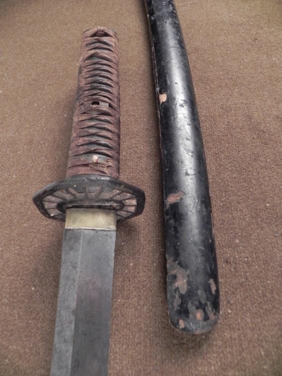 200 YEARS OLDORIGINAL JAPANESE WAKIZASHI SAMURAI SWORD: THIS IS AN OLD JAPANESE SAMURAI SWORD, WAKIZASHI LENGTH AND OROGONAL. THIS ORIGINAL JAPANESE WAKIZASHI SAMURAI SWORD IS APPROXIMATELY 200 YEARS OLD. THE BLADE IS 18 1/4" LONG. IT HAS
