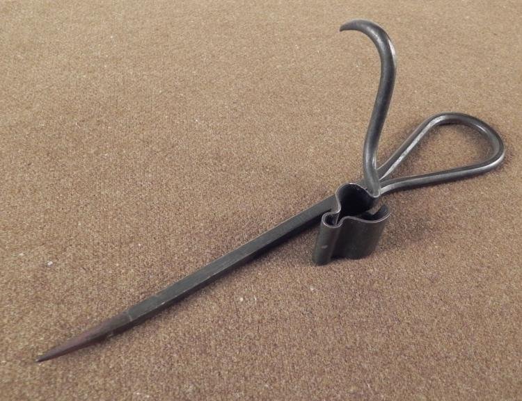 ANTIQUE VARNEY RIFLE STABELIZER FOR ACCURATE SHOOTING: OFFERED HERE IS AN ANTIQUE VARNEY RIFLE STABELIZER FOR ACCURATE SHOOTING. IT HAS A SPIKE, RIFLE MUZZLE LOOP AND RESTING HOOK. *