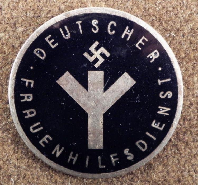 WOMEN NAZI DEUTSCHER FRAUENHILFSDIENST MEMBERS BROACH: THIS IS A NAZI DEUTSCHER FRAUENHILFSDIENST MEMBERS BROACH FOR WOMEN. IT HAS A BLACK ENAMEL WITH SILVER. ON THE REVERSE IT HAS THE MAKERS MARK: "GES GESCH-A. STUBBE/BERLIN". THE BROAC