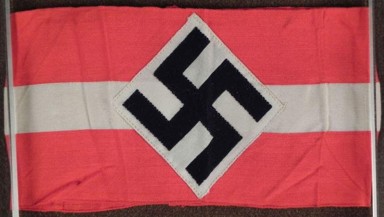 EARLY ORIGINAL HJ/HITLER YOUTH NAZI ARMBAND NICE: EARLY ORIGINAL HJ/HITLER YOUTH NAZI ARMBAND-HIGH QUALITY-SEWN TOGETHER & WAS WORN * NICE ORIGINAL BRING-BACK MULTI-PIECE CONSTRUCTION OF TRUE EARLY QUALITY *