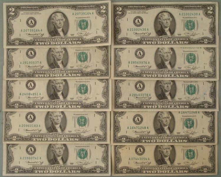 10) 1976 $2 Notes A Mint Mark Boston- Nice Bills: (10)1976 $2 Two Dollar Notes * Mint mark: A (Boston)Details: Nice bills- no holes, tears, or ripsThe bills you receive may be different from those shown *