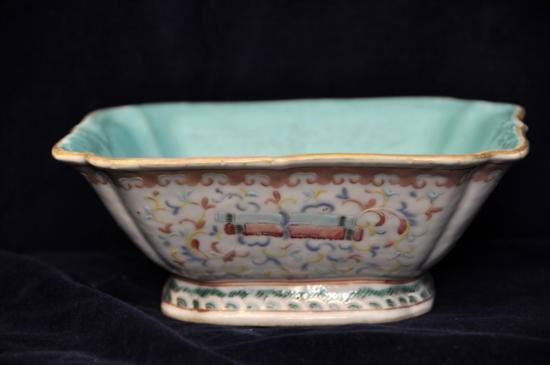 Chinese porcelain square shape bowl floral decoration: Normal 0 Square porcelain bowl, hand painted 7,5" side x3"tall. China