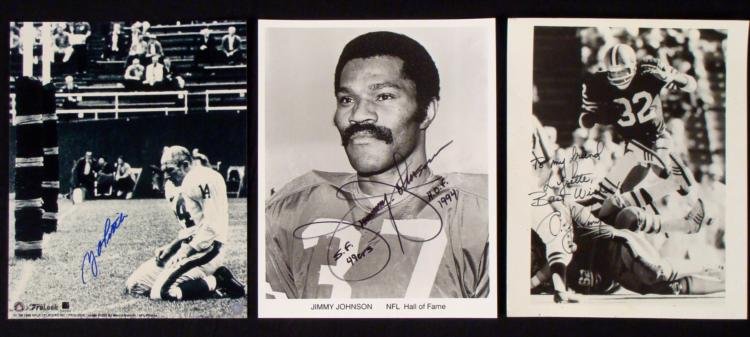 3) San Francisco 49ers Signed Photos- OJ Simpson: The 49ers were minutes away from going to another Super Bowl but fell a bit short. Unfortunately a couple of mental errors cost them game and sent the New York Giants back to the promise land. But