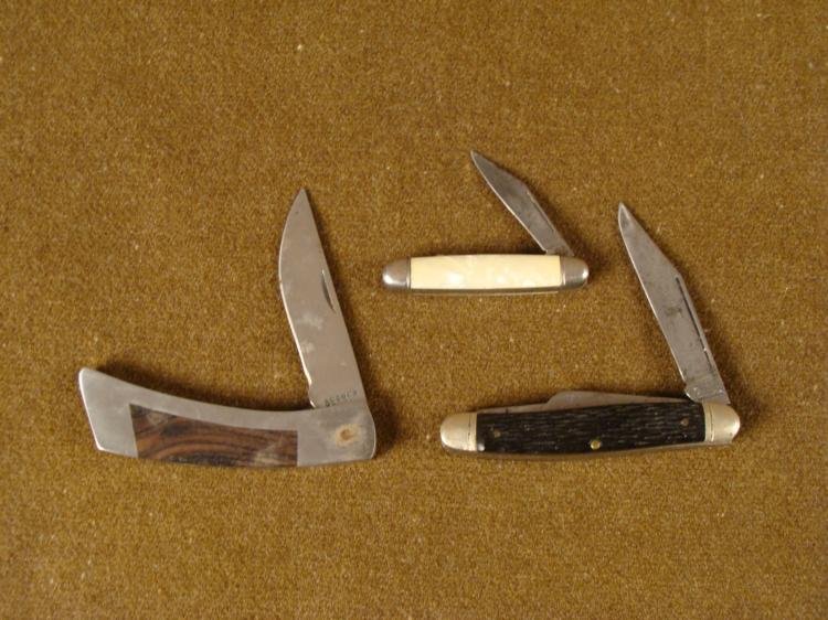 3 VINTAGE FULDING KNIVES - GERBER KUTMASTER IMPERIAM: OFFERED HERE ARE THREE VINTAGE FULDING KNIVES -GERBER, KUTMASTER & IMPERIAM. THE GERBER IS 7", THE KUTMASTER HAS TWO BLADES AND IS 7", AND THE IMPERIAL HAS THREE BLADES (1 MA