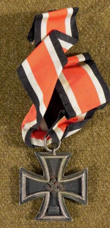 NAZI IRON CROSS-2ND CLASS W/RIBBON-MAGNETIC-RING -55: NAZI IRON CROSS-2ND CLASS WITH FULL RIBBON-MAGNETIC-RING MAKER MKD "55" * GREAT ORIGINAL GI BRINGBACK *