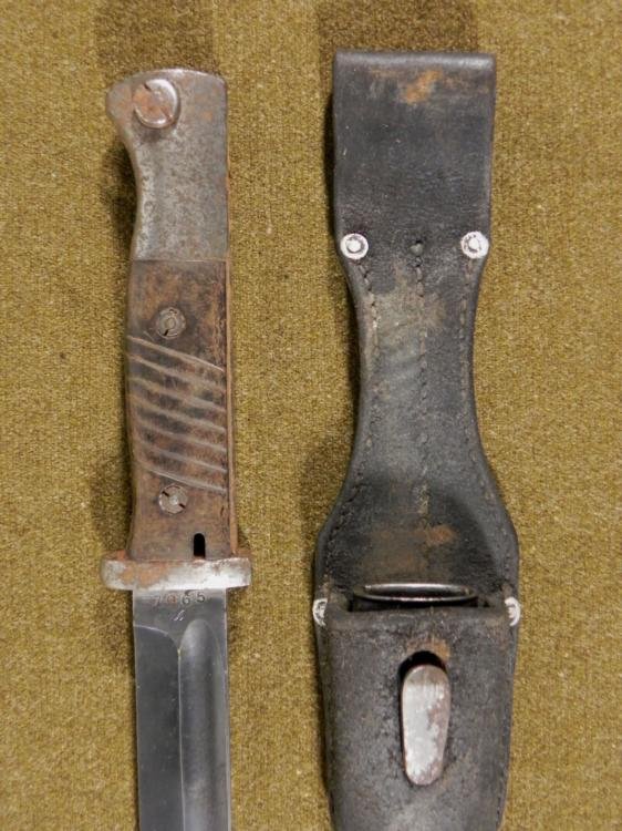 NAZI WWII K98 MAUSER COMBAT VBAYONET & FROG-MAKER BLADE: NAZI WWII K98 MAUSER COMBAT VBAYONET & FROG-MAKER MARKED BAYONET & FROG * BLADE DATED 1940 AND FROG 1937-NICE "COF" BLADE--RUST & AGE TO POMMEL AND SCABBARD *