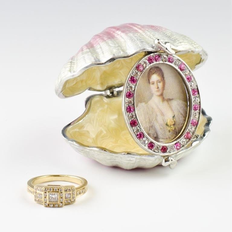 Faberge Inspired Sea Shell Picture Frame: This jewelry box contains hidden picture frame. Frame Opening Dimensions: 2.5'' (D) Pewter, Crystals, Enamel