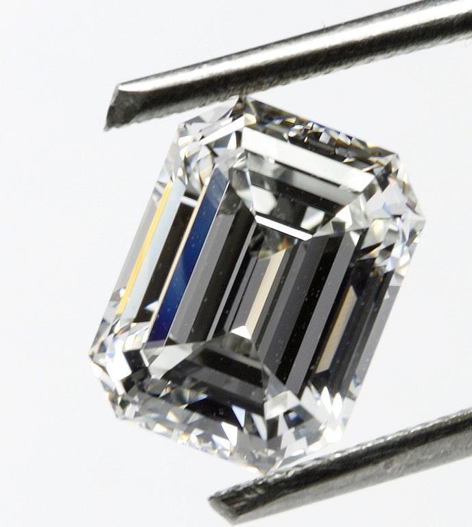 Bianco 8 Carat Emerald Cut Diamond: Bianco 8 carat Emerald Cut Diamond. bianco is the mark for high quality crystallographically isometric gems that correlate, in some ways to Moissanite. An extremely rare gem, discovered in met