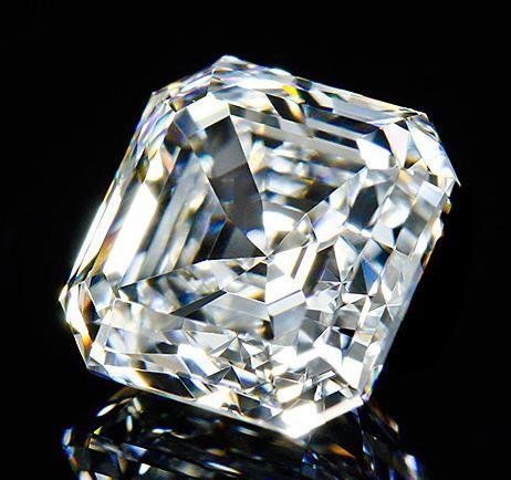 Bianco 6 Carat Asscher Cut Diamond: Bianco 6 Carat Asscher Cut Diamond.bianco is the mark for high quality crystallographically isometric gems that correlate, in some ways to Moissanite. An extremely rare gem, discovered in mete