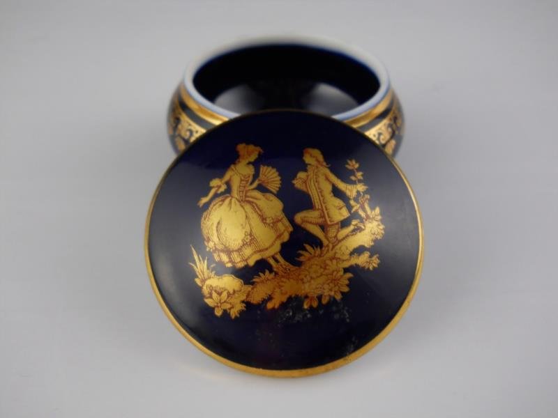 French Cobalt & Gold Colonial Couple Limoges Box: French Cobalt & Gold Colonial Couple Limoges Porcelain Trinket Box Measures approximately 2-1/4"