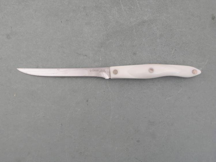 Cutco Flexible Chef Boning Knife Pearl Handle 1761: This is a Cutco brand Number 1761 flexible blade Chef Boning Knife with Pearl white handle. * The handle is ergonomically designed, and the edge is razor sharp. * * This one is used, and in very good