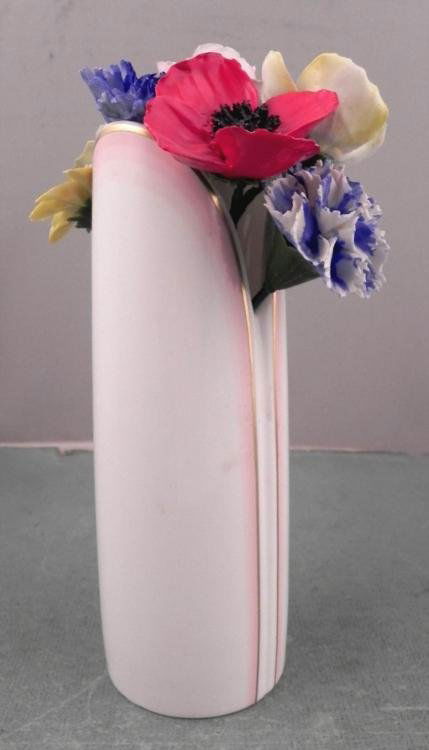 Royal Doulton Impression Lotus Vase,Capodimonte Flowers: This is a Royal Doulton Lotus Vase with 7 Capodimonte style porcelain flowers, all in excellent condition. * The vase is 8" tall, made in 1982, and designed by Gerald Gulotta with delicate pink highli