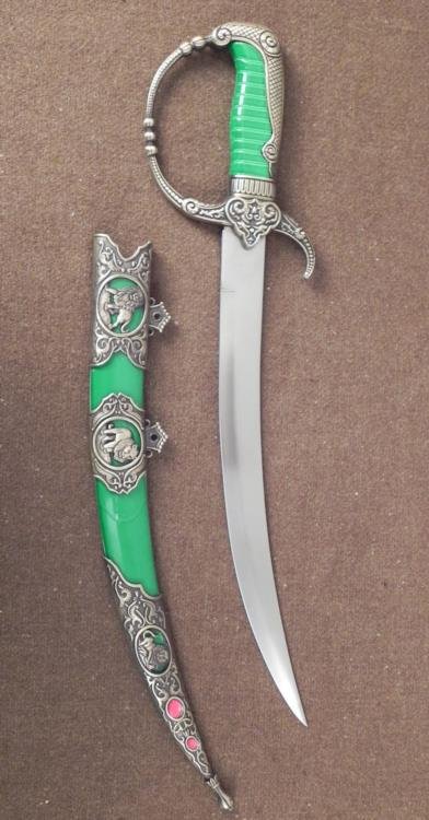 CHINESE CURVED SHORT SWORD-17", LION PANELS STEEL BLADE: CHINESE CURVED SHORT SWORD-17" LONG-LION PANELS-NICE STEEL BLADE * * GREAT LOOKING ARTISTIC SHORT SWORD-CHINESE MADE PROBABLY FROM THE 60'S OR 70'S VINTAGE-BEAUTIGUL DETAIL-3 LION SCENES ON EACH SIDE