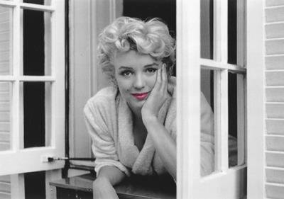 Marilyn Monroe Pink Lips NYC 1954 Sam Shaw Art Print: Artist: Sam Shaw * Title: Marilyn Monroe: Pink Lips, NYC * Medium: PrintSize: 23 5/8 x 31 1/2"Date: 1954Condition: ExcellentNotes: Limited stock available * Biography * * In the early 1950s, Sam Shaw