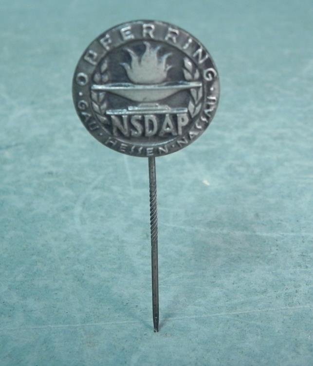 RARE NSDAP GAU HESSEN OPFERRING STICKPIN-MAKER MKD ORIG: RARE NSDAP GAU HESSEN OPFERRING STICKPIN-MAKER MKD ORIGINAL RARE NSDAP (NAZI PARTY) STICKPIN-VET BRINGBACK-GAU HESSEN NASSAU-DIAMETER 3/4"--REVERSE MARKED "E F WIEDMANN-FRANKFURT am"