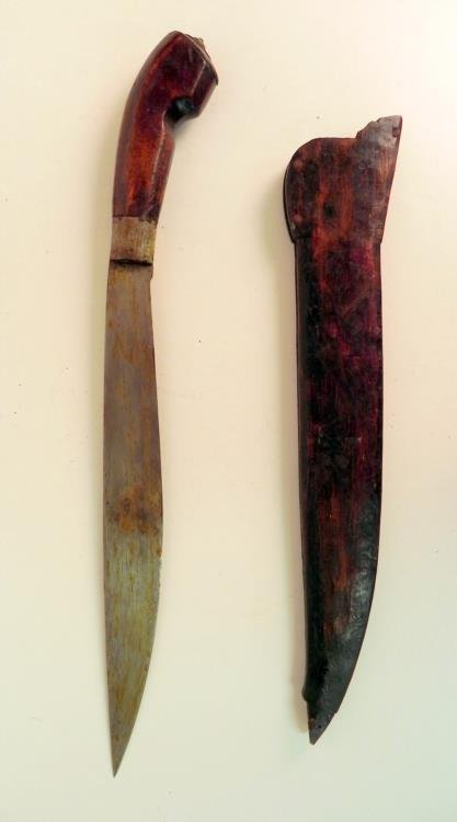 WWII Philippine Borang Bolo Knife: Offered here is this WWII Philippine Borang Bolo Knife. It is in total 21" long and the blade itself is 12.75". The scabbard is starting to split in two.