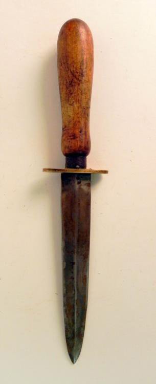 Early Antique 10.5" Handmade Side Knife or Dagger: Offered here is this Early Antique 10.5" Handmade Side Knife or Dagger. The blade itself is about 6" long and it is in nice condition.