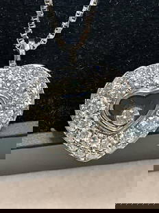 18k WHITE GOLD CHOPARD HEART FLOATING DIAMOND APPROX. 1.05ct PENDANT WITH CHAIN APPROX. 5.3g WEIGHT: 18k WHITE GOLD CHOPARD HEART FLOATING DIAMOND APPROX. 1.05ct PENDANT WITH CHAIN APPROX. 5.3g WEIGHT