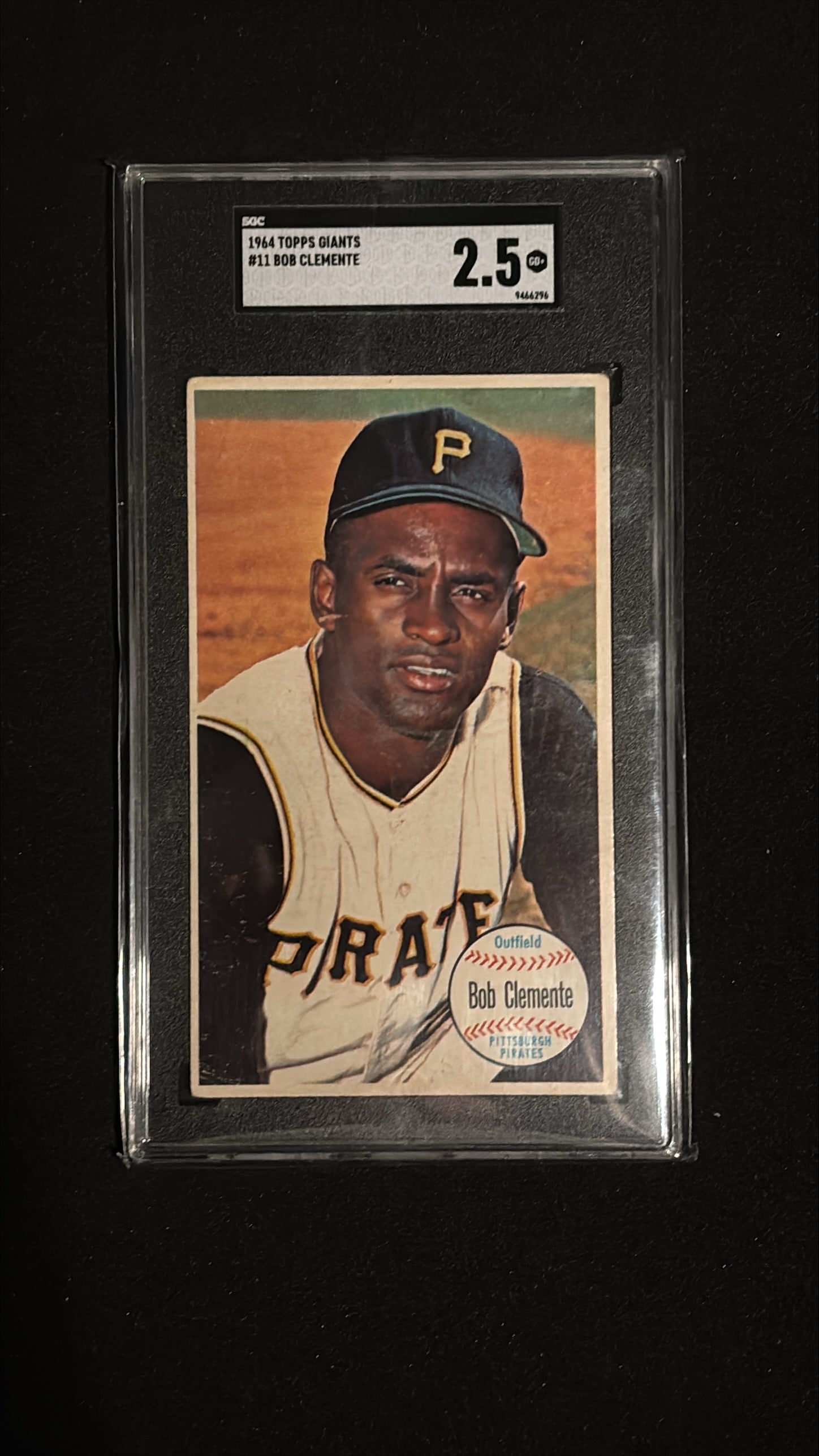 1964 Topps Giants #11 Bob Clemente SGC 2.5 GOOD: 1964 Topps Giants #11 Bob Clemente Pittsburgh Pirates Outfield. Graded SGC 2.5 (Good). A vintage classic featuring one of baseball's greatest players and Hall of Famer. Clemente was the first Latin Am