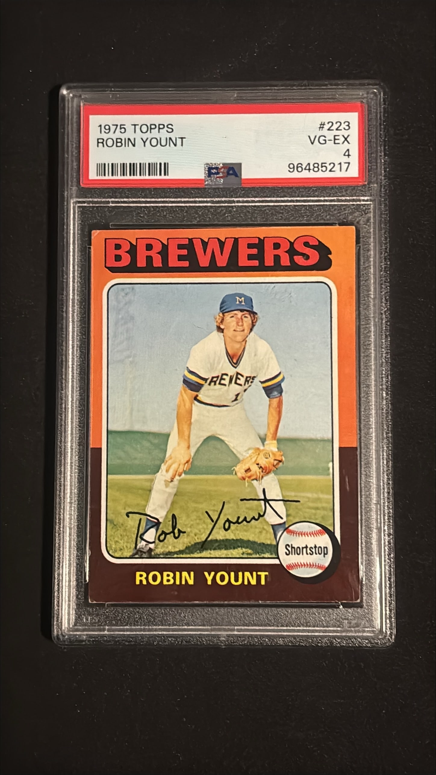 1975 Topps #223 Robin Yount Rookie RC PSA 4 VG-EX - Milwaukee Brewers: 1975 Topps #223 Robin Yount Rookie Card graded PSA 4 (VG-EX). Robin Yount is a Hall of Famer and one of the greatest Milwaukee Brewers of all time. Yount spent his entire 19-year career with the Brewe